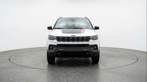 Bright White Clearcoat 2025 Jeep Compass Trailhawk