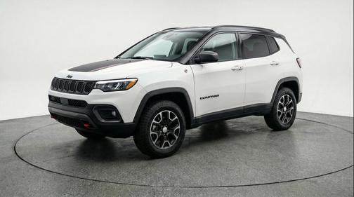 Bright White Clearcoat 2025 Jeep Compass Trailhawk