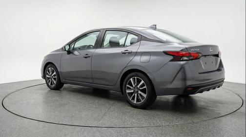 Gun Metallic 2025 Nissan Versa 1.6 SV