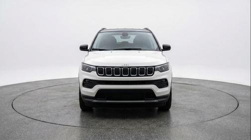 Bright White Clearcoat 2025 Jeep Compass Limited