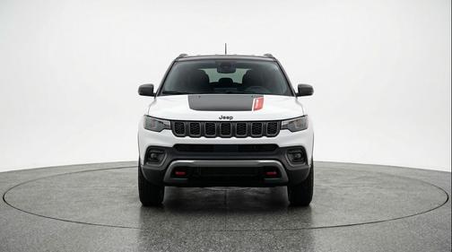 Bright White Clearcoat 2025 Jeep Compass Trailhawk