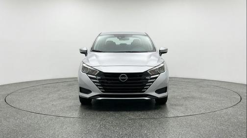 Brilliant Silver Metallic 2025 Nissan Versa 1.6 SV