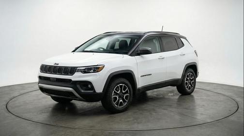 Bright White Clearcoat 2025 Jeep Compass Trailhawk
