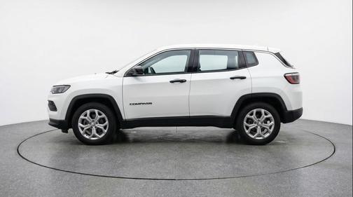 Bright White Clearcoat 2025 Jeep Compass Latitude