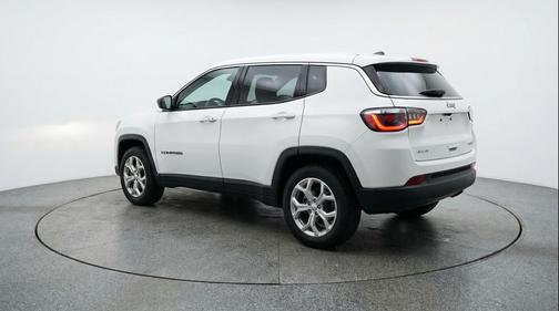 Bright White Clearcoat 2025 Jeep Compass Latitude