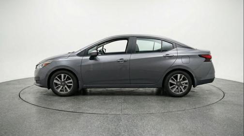 Gun Metallic 2025 Nissan Versa 1.6 SV