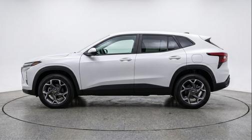 Summit White 2025 Chevrolet Trax LT