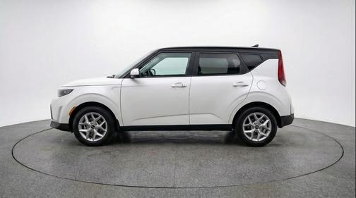 Snow White Pearl 2025 Kia Soul LX
