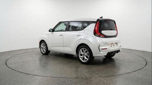 Snow White Pearl 2025 Kia Soul LX