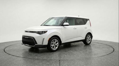 Snow White Pearl 2025 Kia Soul LX