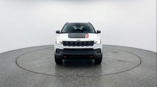 Bright White Clearcoat 2025 Jeep Compass Trailhawk