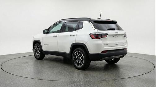 Bright White Clearcoat 2025 Jeep Compass Trailhawk