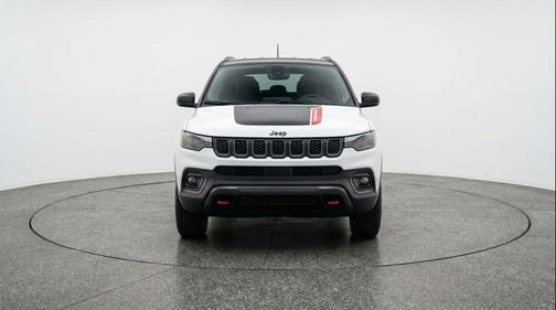 Bright White Clearcoat 2025 Jeep Compass Trailhawk