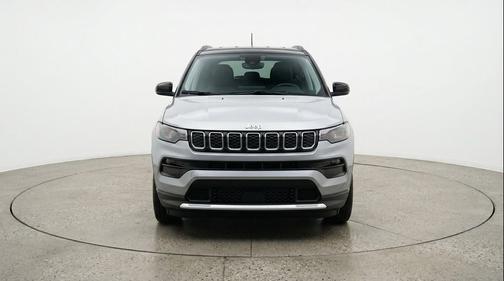 Silver Zynith Metallic Clearcoat 2025 Jeep Compass Limited