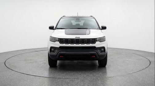 Bright White Clearcoat 2025 Jeep Compass Trailhawk