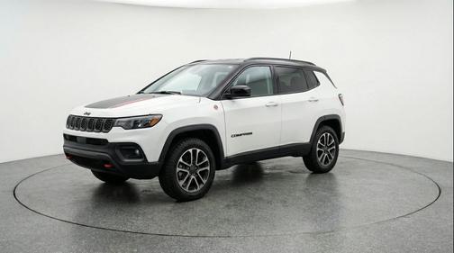 Bright White Clearcoat 2025 Jeep Compass Trailhawk