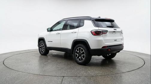 Bright White Clearcoat 2025 Jeep Compass Trailhawk