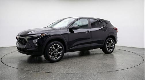 Mosaic Black Metallic 2025 Chevrolet Trax LT