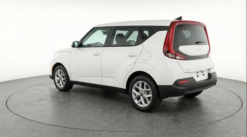 Snow White Pearl 2025 Kia Soul LX