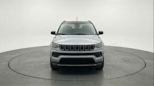 Silver Zynith Metallic Clearcoat 2025 Jeep Compass Limited