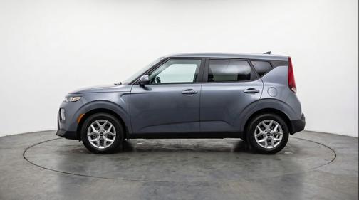 Gravity Gray 2025 Kia Soul LX