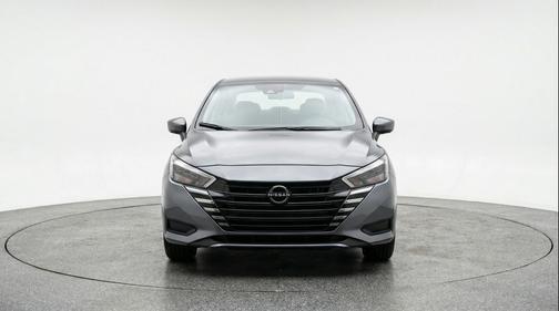 Gun Metallic 2025 Nissan Versa 1.6 SV