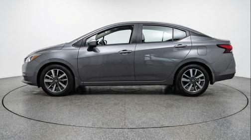 Gun Metallic 2025 Nissan Versa 1.6 SV