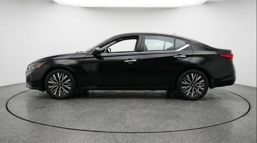 Super Black 2025 Nissan Altima SV FWD