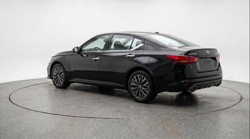 Super Black 2025 Nissan Altima SV FWD