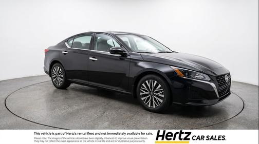 Super Black 2025 Nissan Altima SV FWD