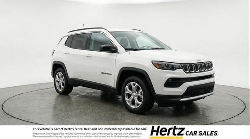 Bright White Clearcoat 2025 Jeep Compass Latitude