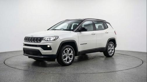 Bright White Clearcoat 2025 Jeep Compass Latitude