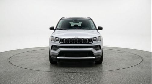 Silver Zynith Metallic Clearcoat 2025 Jeep Compass Limited