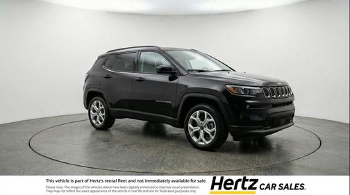 Diamond Black Crystal Pearlcoat 2025 Jeep Compass Latitude