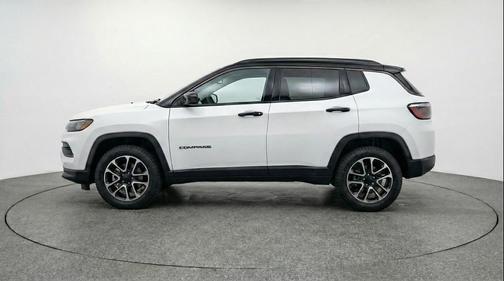 Bright White Clearcoat 2025 Jeep Compass Trailhawk