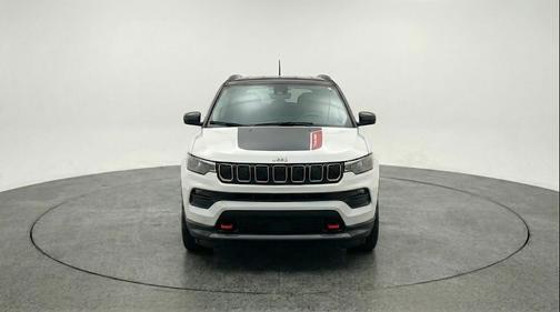 Bright White Clearcoat 2025 Jeep Compass Trailhawk