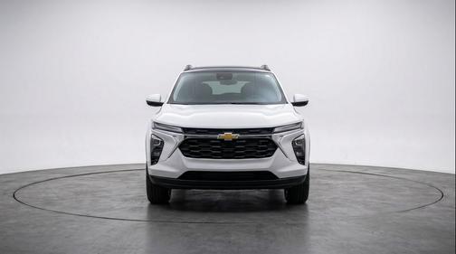 Summit White 2025 Chevrolet Trailblazer LT