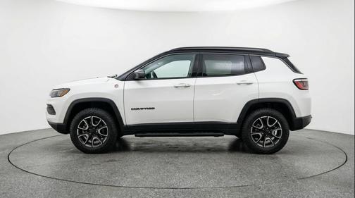 Bright White Clearcoat 2025 Jeep Compass Trailhawk