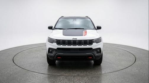 Bright White Clearcoat 2025 Jeep Compass Trailhawk