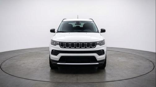 Bright White Clearcoat 2025 Jeep Compass Latitude
