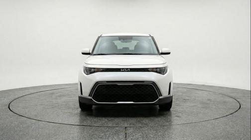 Snow White Pearl 2025 Kia Soul LX