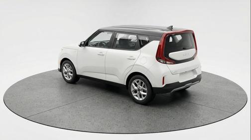 Snow White Pearl 2025 Kia Soul LX