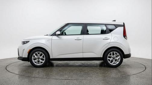 Snow White Pearl 2025 Kia Soul LX