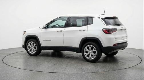 Bright White Clearcoat 2025 Jeep Compass Latitude