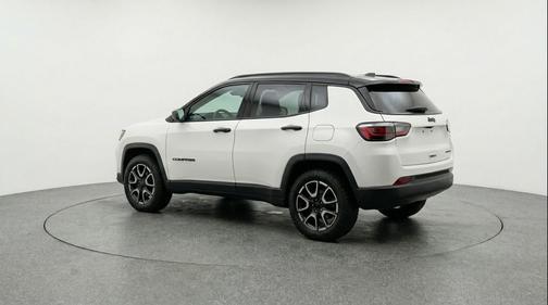 Bright White Clearcoat 2025 Jeep Compass Trailhawk