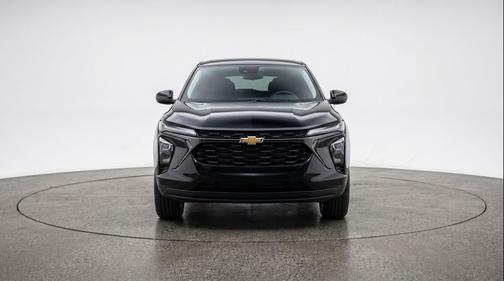 Mosaic Black Metallic 2025 Chevrolet Trax LT