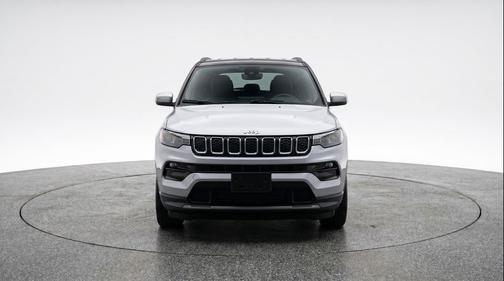 Silver Zynith Metallic Clearcoat 2025 Jeep Compass Limited