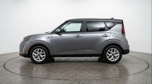 Gravity Gray 2025 Kia Soul LX