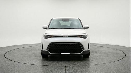 Snow White Pearl 2025 Kia Soul LX