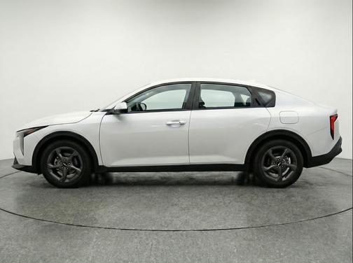 Snow White Pearl 2025 Kia K4 LXS